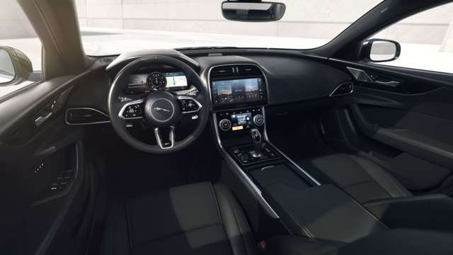 jag_xe_2022_goodwood_03_ebony_interior_250821.jpg