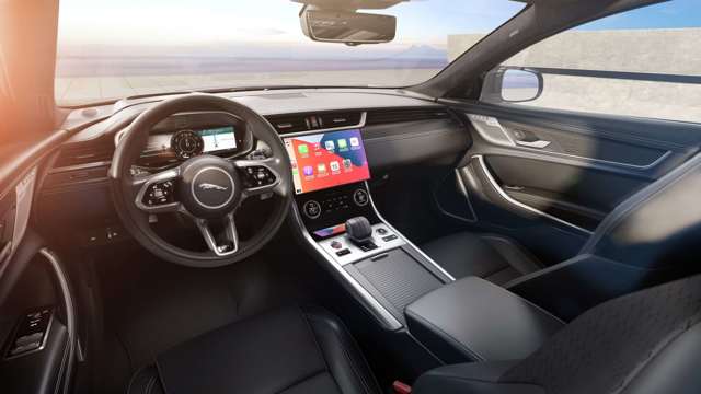 jag_xf_2022_goodwood_06_ebony_interior_wireless_apple_carplay_250821.jpg