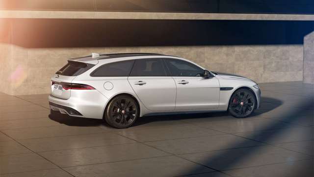 jag_xf_sportbrake_2022_goodwood_04_r-dynamic_black_rear_3-4_250821.jpg