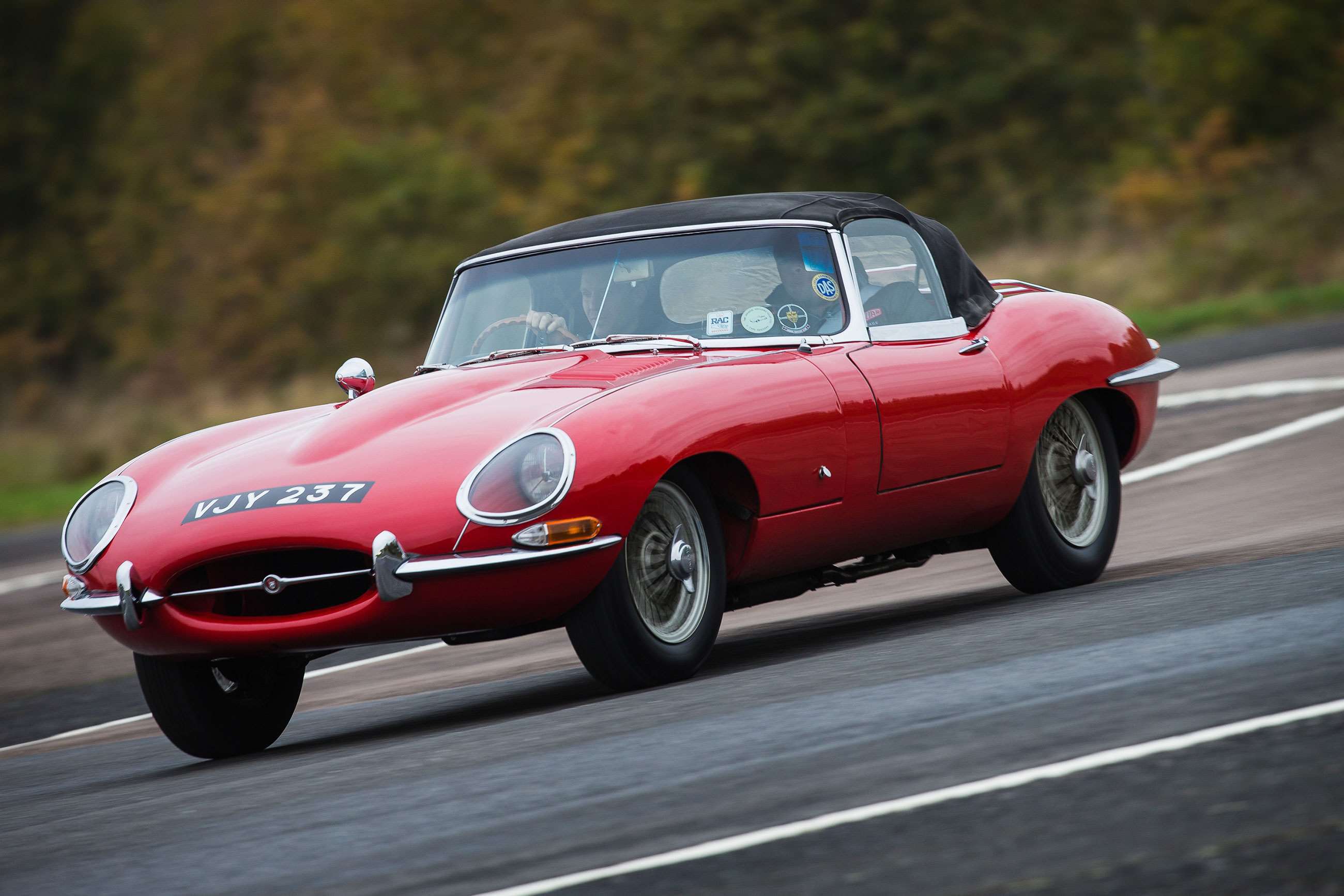 best-looking-cars-ever-1-jaguar-e-type-goodwood-31082021.jpg