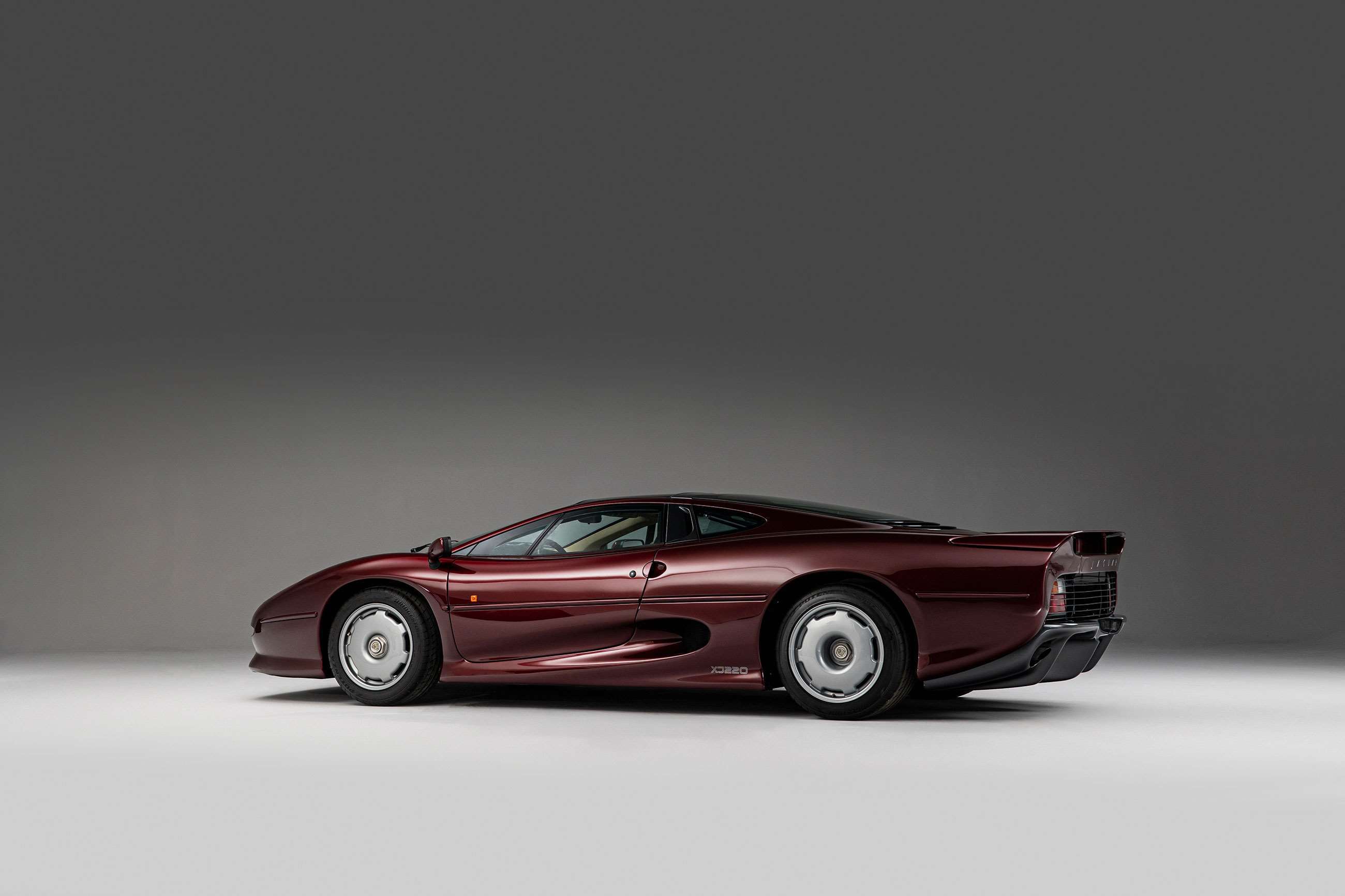 jaguar-xj220-bonhams-revival-sale-goodwood-24092021.jpg