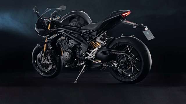 triumph-speed-triple-1200-rr-bond-edition-02.jpg