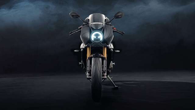 triumph-speed-triple-1200-rr-bond-edition-03.jpg