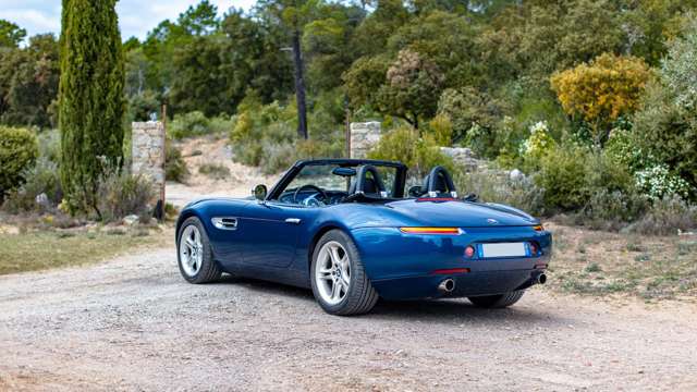 bmw-z8-02.jpg