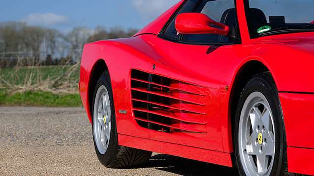 ferrari-testarossa-04.jpg