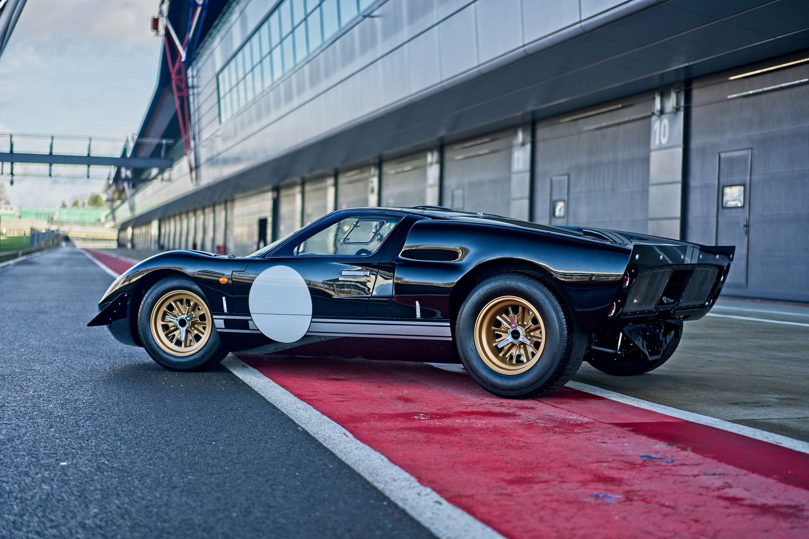 everrati-gt40-02.jpg