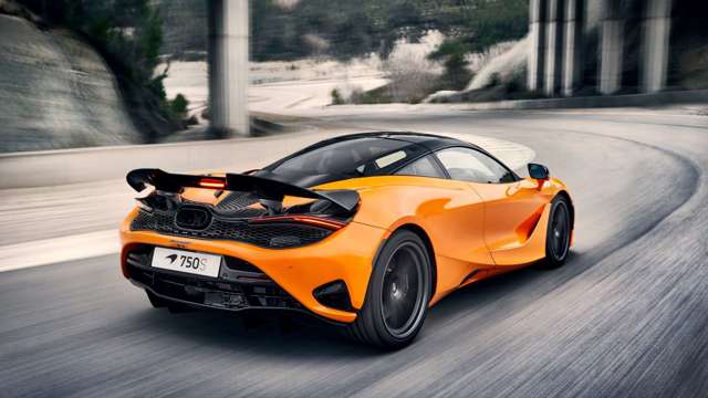 mclaren_750s_001.jpg