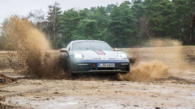 porsche-911-dakar-on-the-road-01.jpg