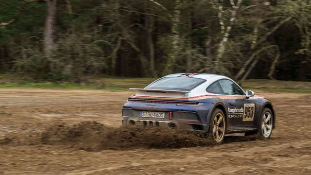 porsche-911-dakar-on-the-road-04.jpg
