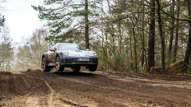porsche-911-dakar-on-the-road-07.jpg
