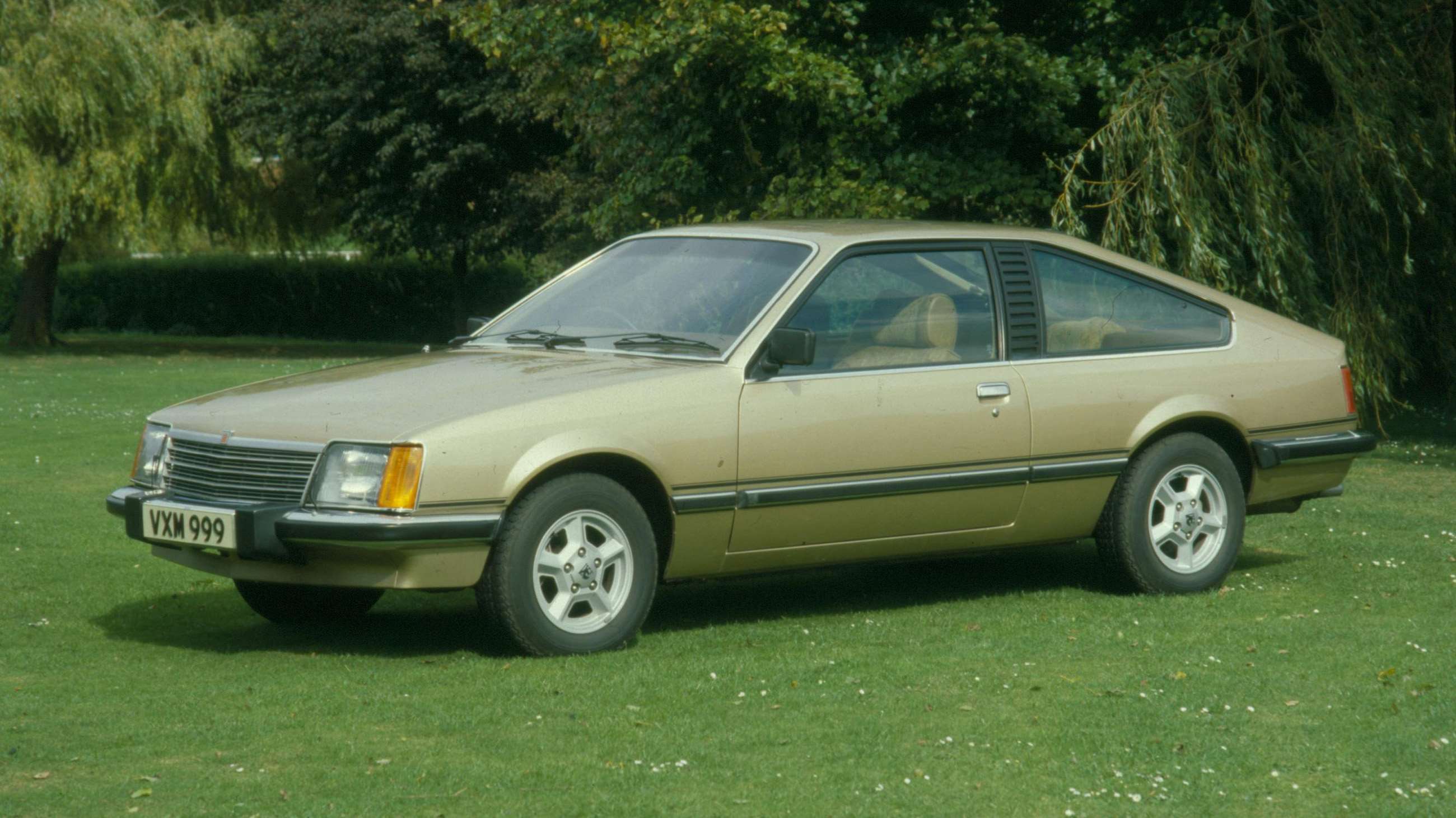 vauxhall-royale-anorak-1.jpg