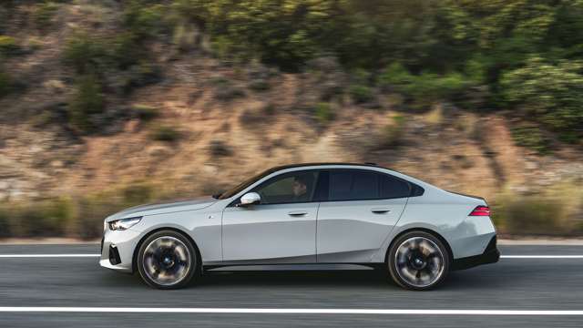 bmw-5-series-2024-02.jpg