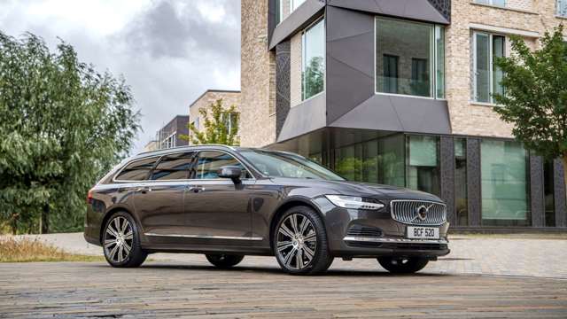 286174_volvo_v90_recharge_plug-in_hybrid_t6_awd_inscription.jpg