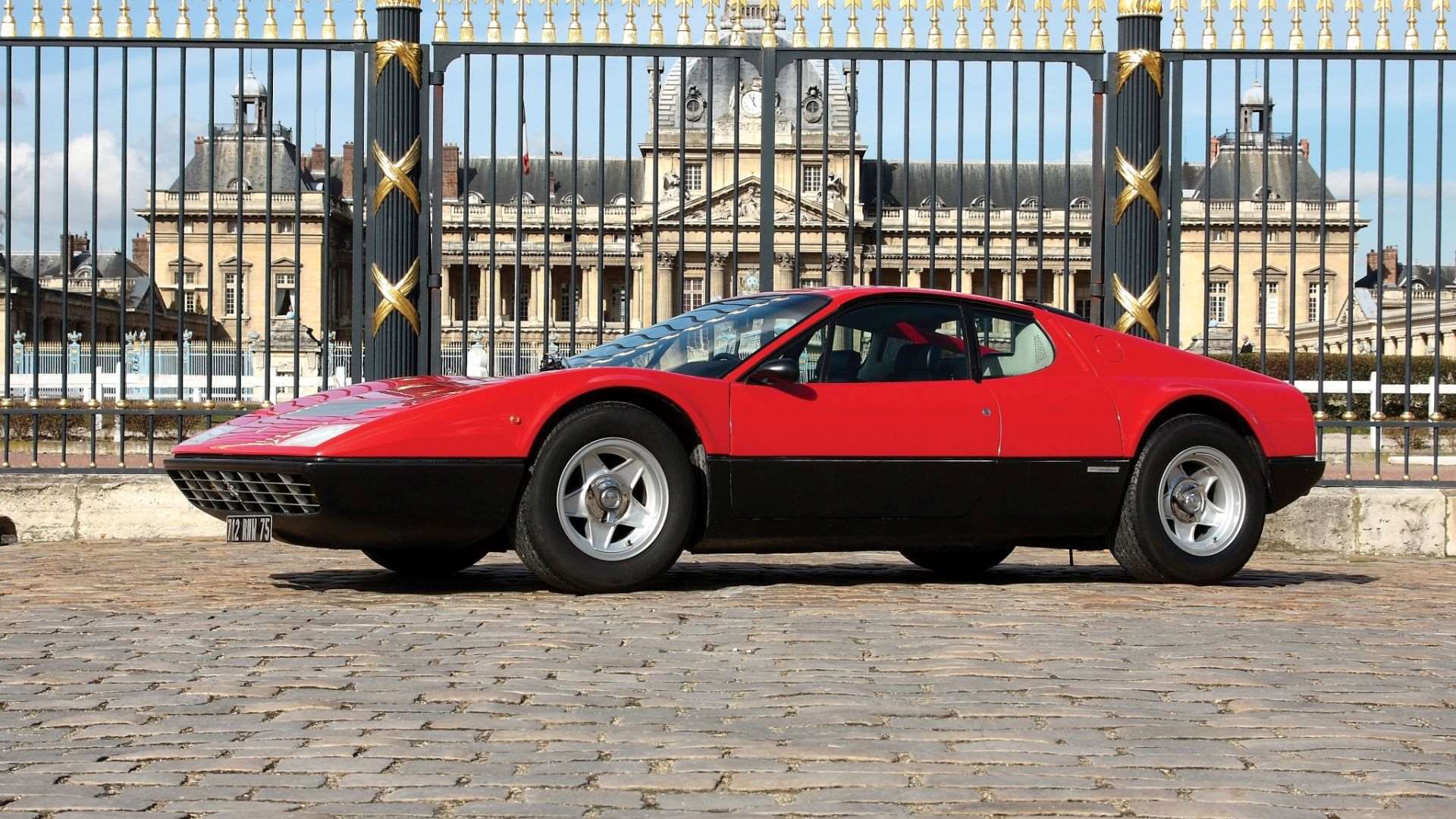 pictures_ferrari_365_1973_1.jpg
