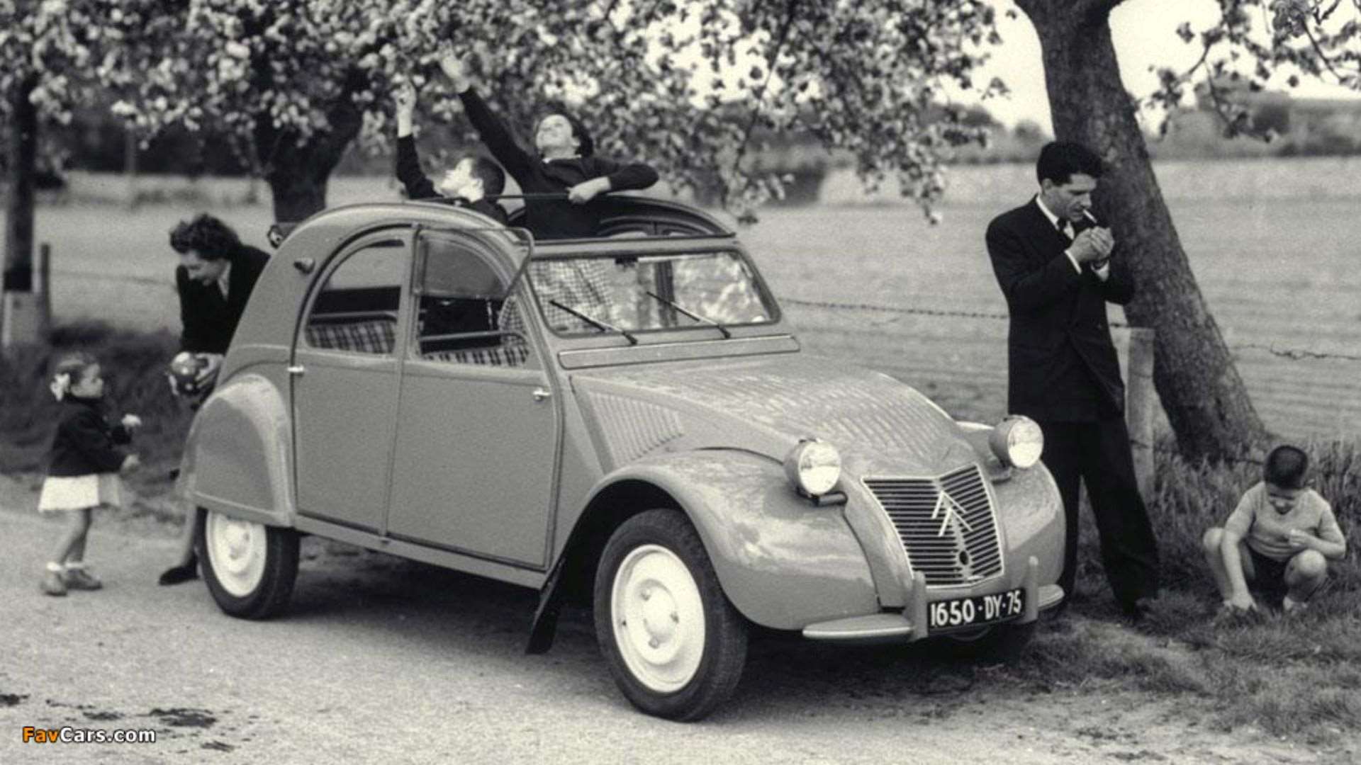 citroen_2cv_1949_pictures_1.jpg