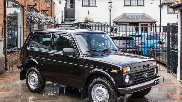 lada-niva-bramley-motor-cars-of-surrey-goodwood-04.jpg