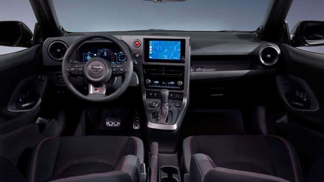 toyota-yar55-full-interior.jpg