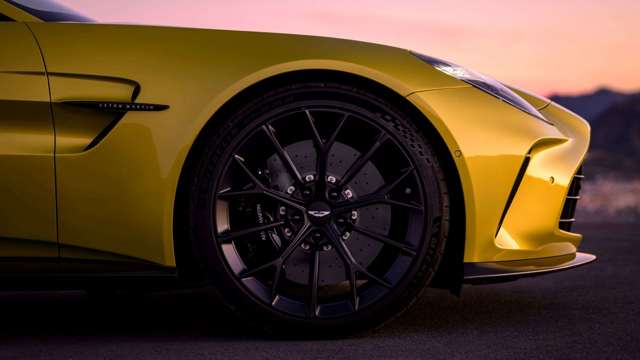 aston-martin-vantage_28.jpg
