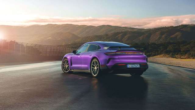 sky_purple_metallic_taycan_turbo_gt_a1_04054_044.jpg