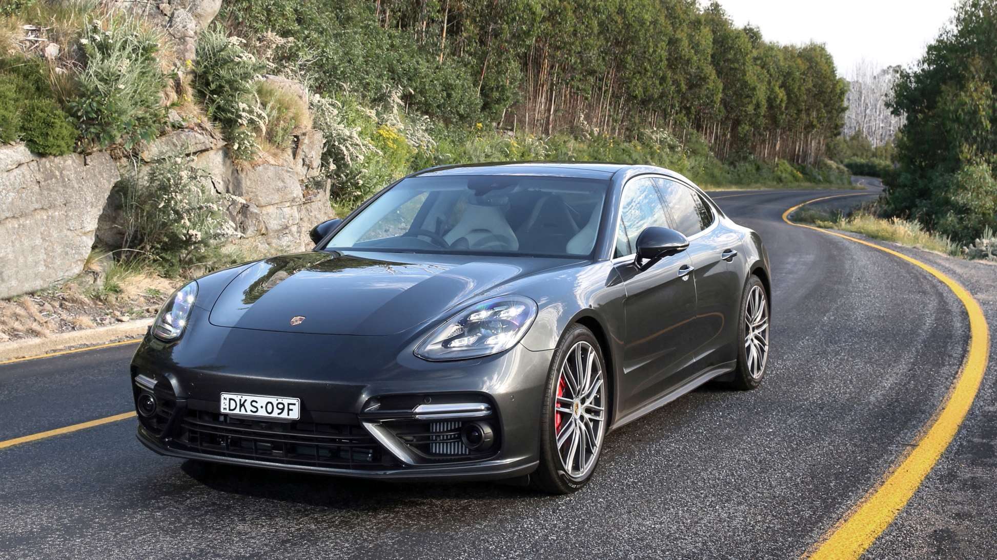 porsche_panamera_2017_pictures_1-copy.jpg
