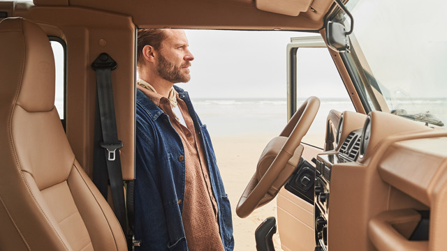 classic defender v8 works bespoke 05.jpg