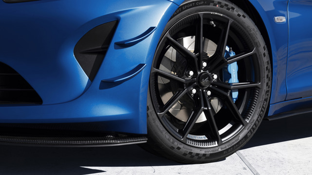 alpine a110 r ultime 03.jpg