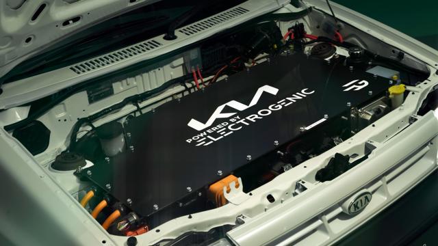 Kia Pride EV (7).jpg