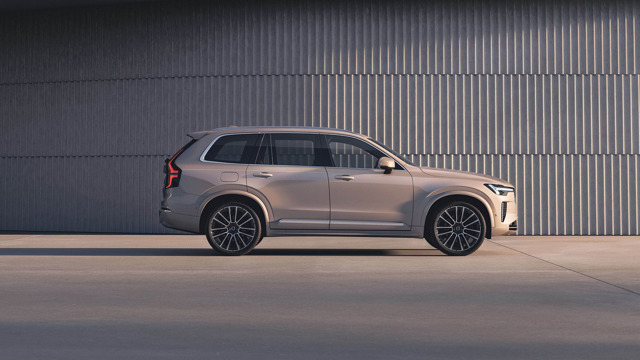 New_Volvo_XC90 07.jpg