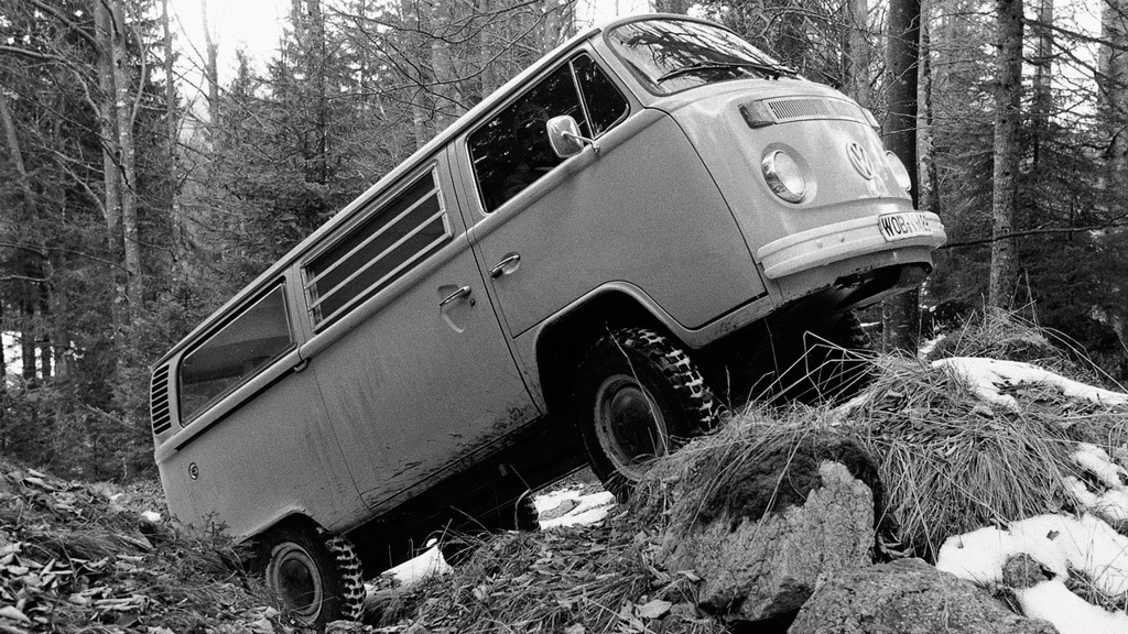 Volkswagen T2 Bus Syncro copy.jpg