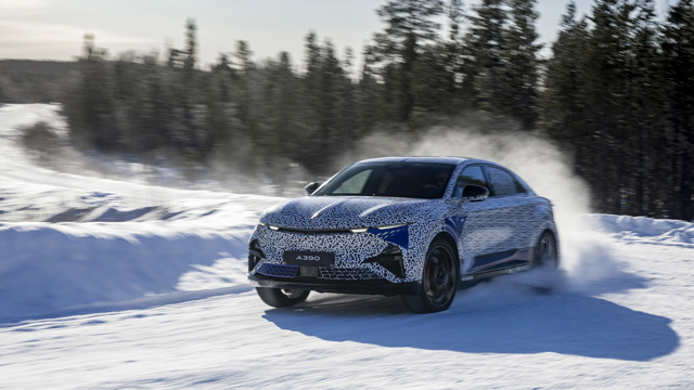 alpine a390 feature 01.jpg