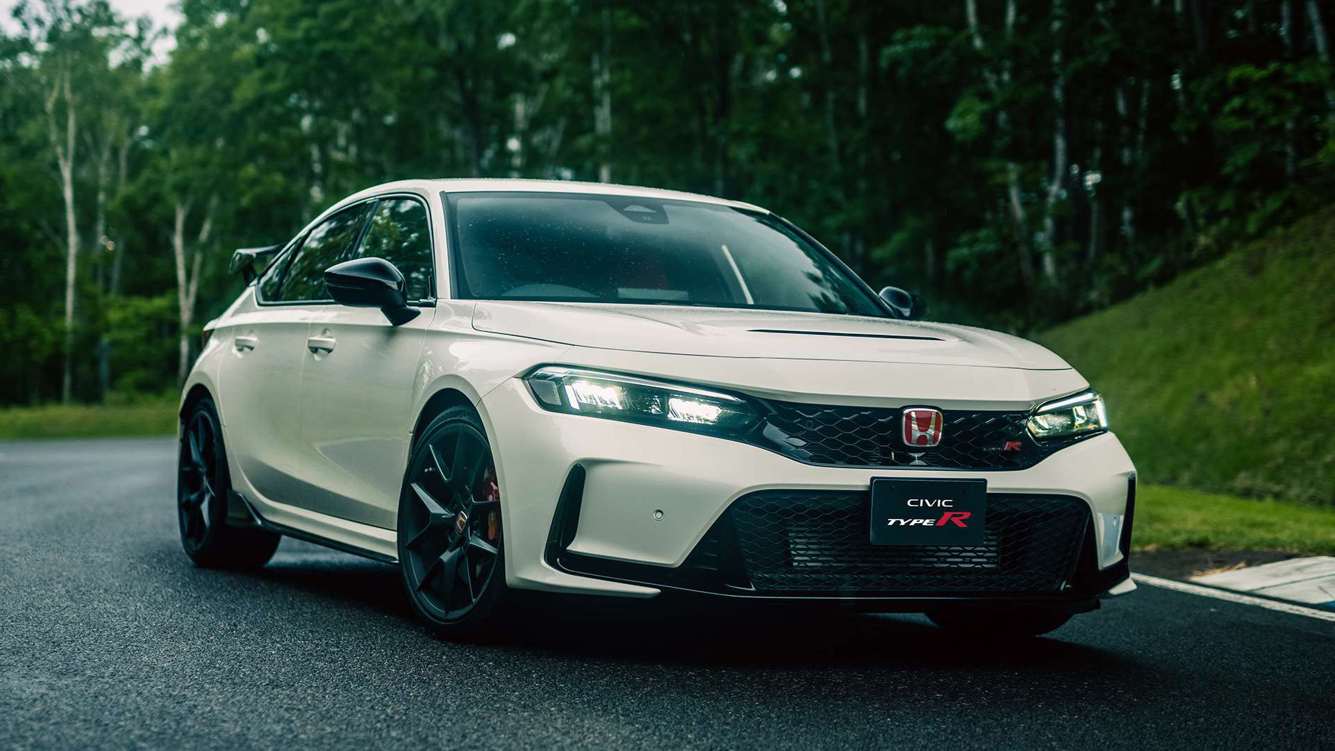 honda-civic-type-r-reveal-02 copy.jpg