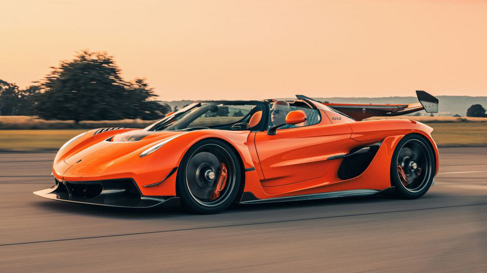 Koenigsegg Jesko Attack copy.jpg