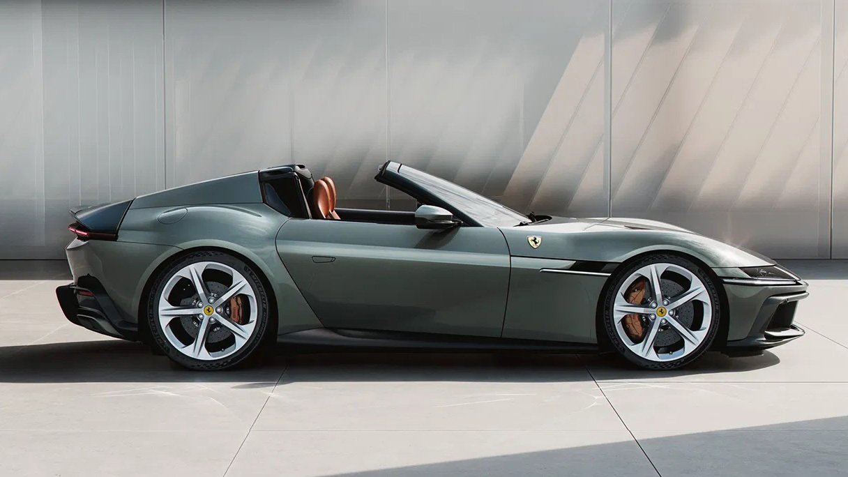 Ferrari 12Cilindri Spider copy.jpg