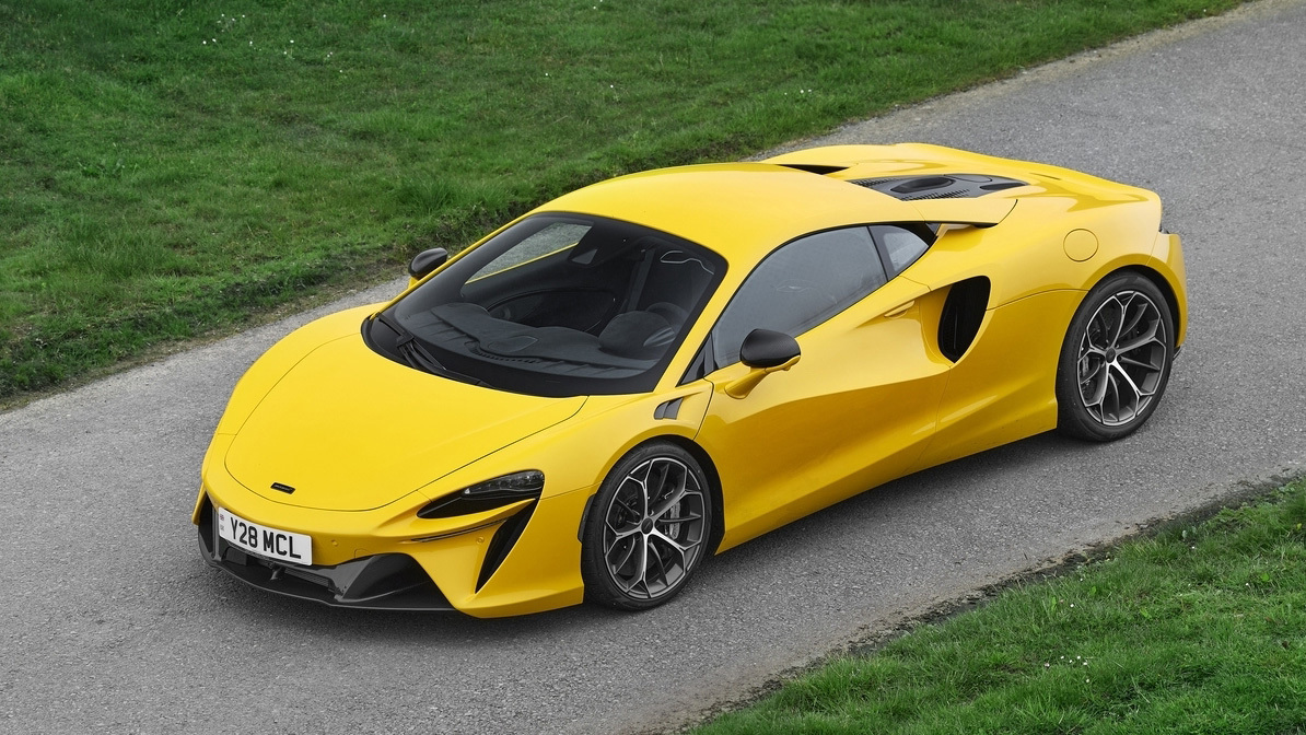 McLaren Artura copy.jpg