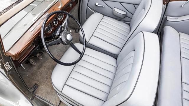 BentleyMarkVI_interior.jpg