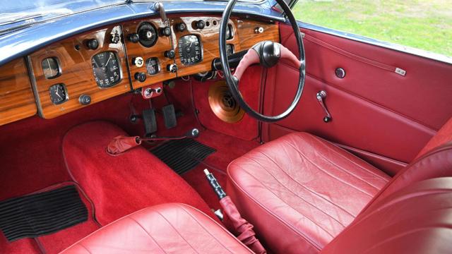 Bristol_403_interior.jpg