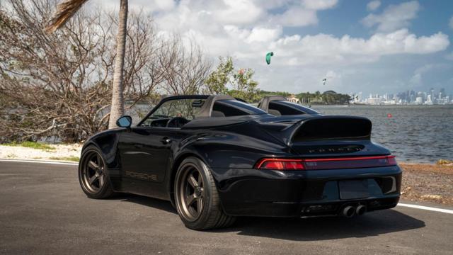 Gunther_Werks_993_rear.jpg