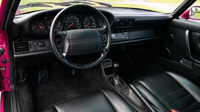 Porsche_964_Turbo_interior.jpg