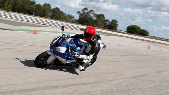 bmw_s1000rr_22041632.jpg