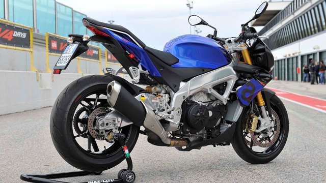 aprilia_tuono_v4_1100_rr_20051603.jpg