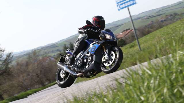aprilia_tuono_v4_1100_rr_20051613.jpg