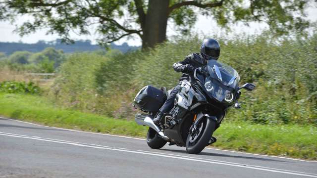 bmw_k1600_bagger_goodwood_test_01121748.jpg