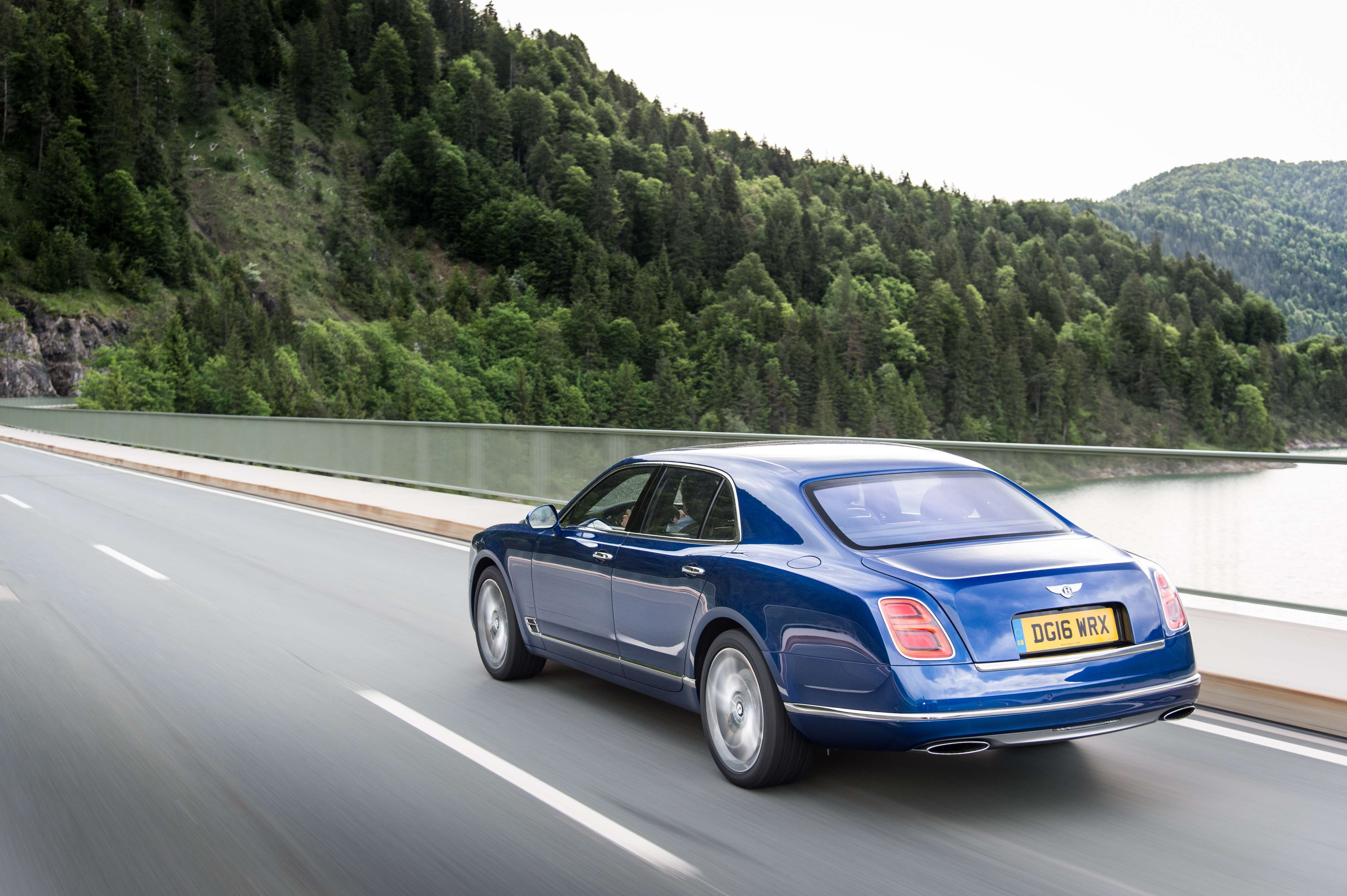bentley_mulsanne_speed_2702201746_03.jpg