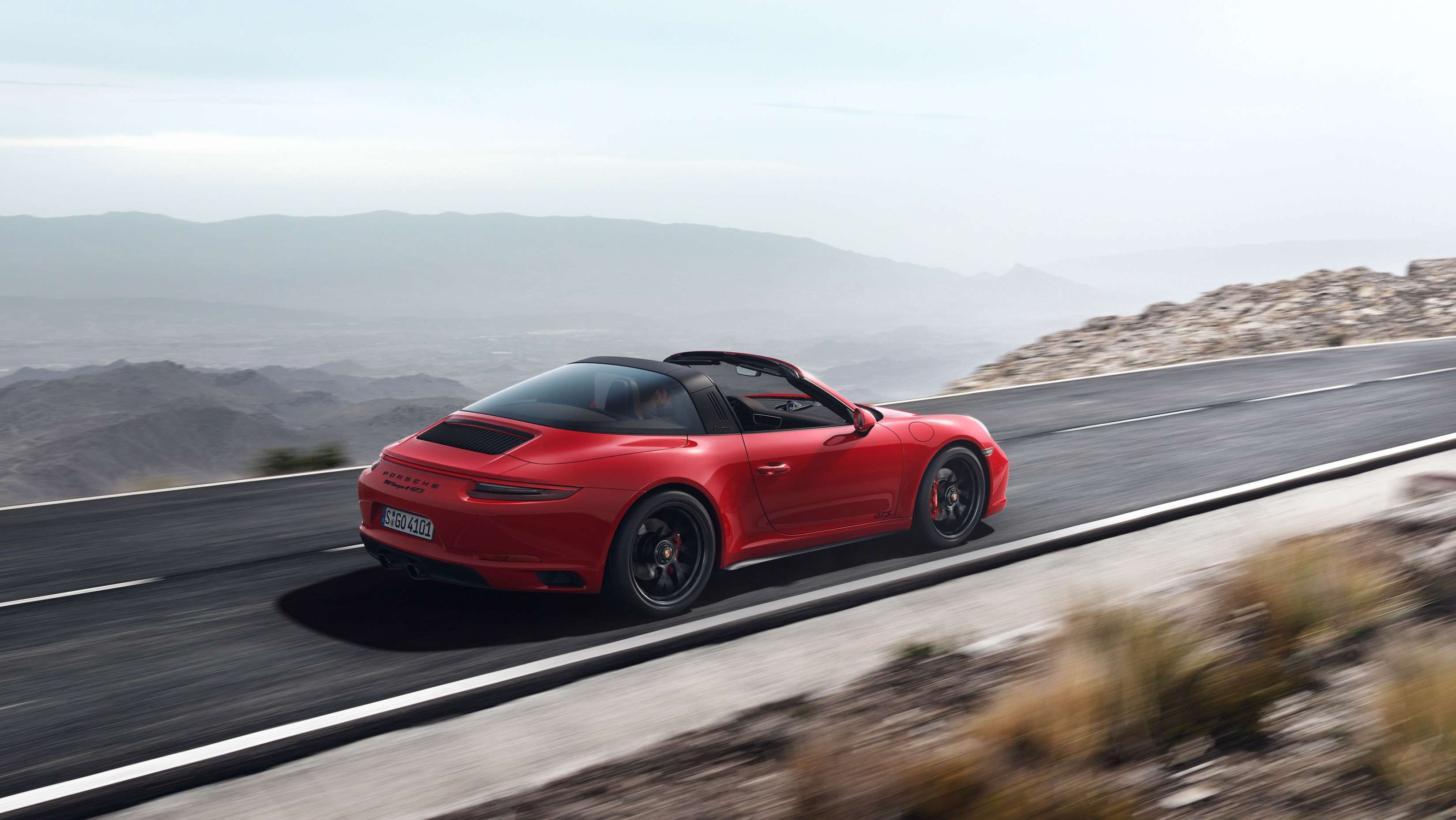 high_911_targa_4_gts_2017_porsche_ag.jpg