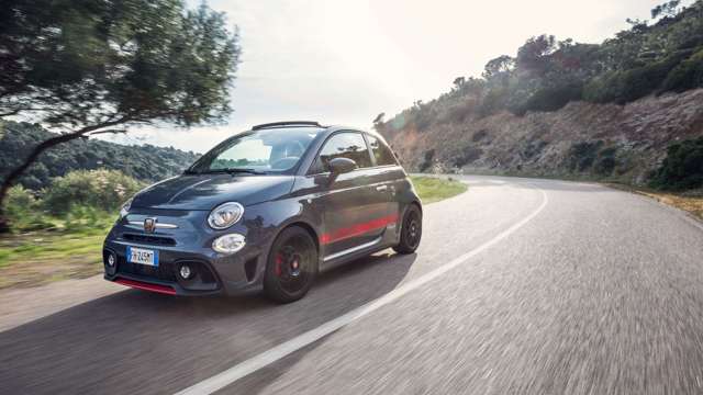 abarth695_06.jpg