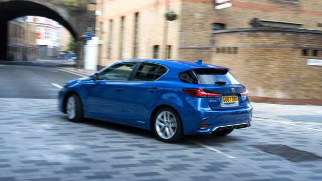 lexus_ct200h_20081809.jpg