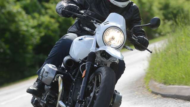 bmw_rninet_urban_gs_goodwood_test_05021829.jpg