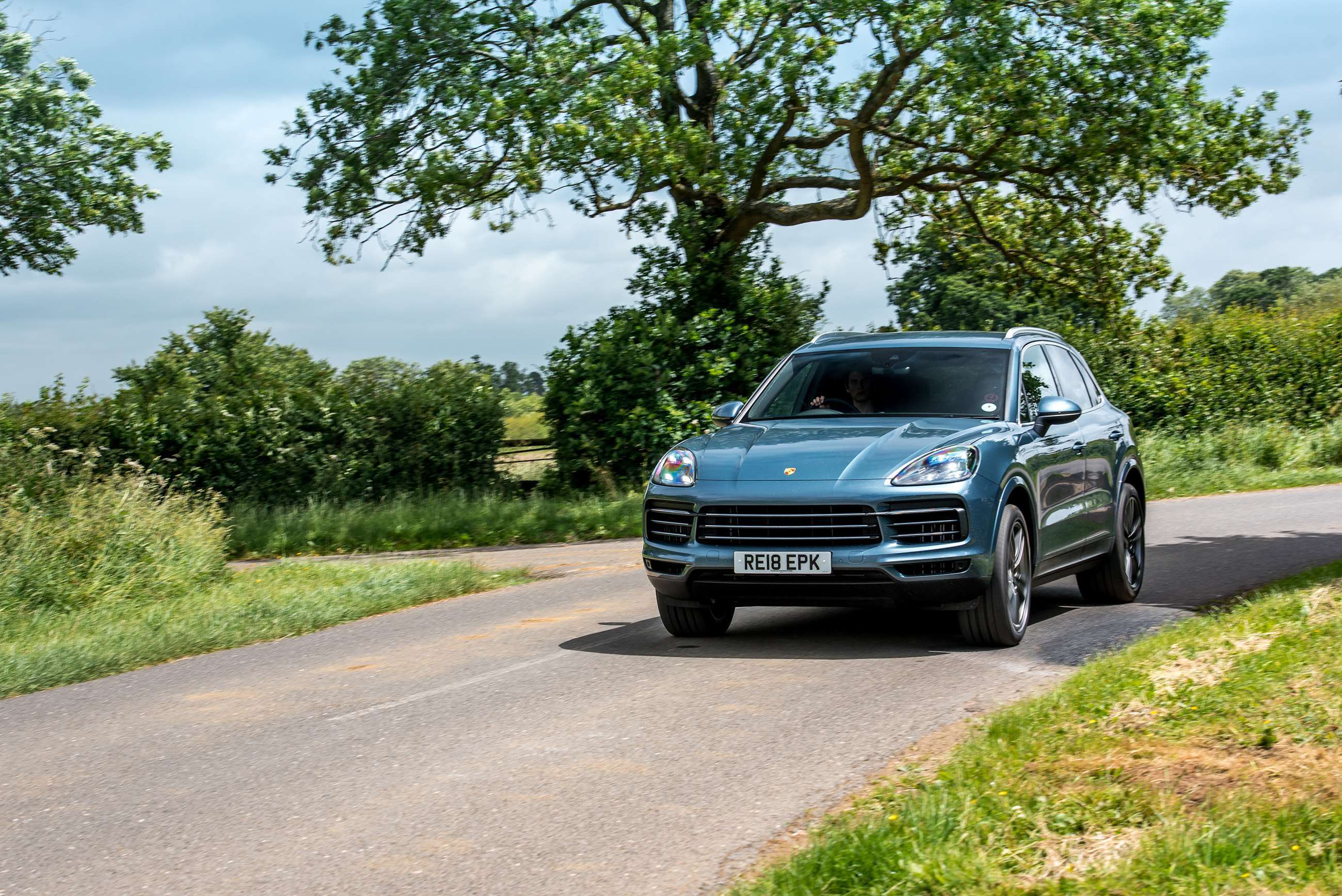 porsche_cayenne_s_14111814.jpg