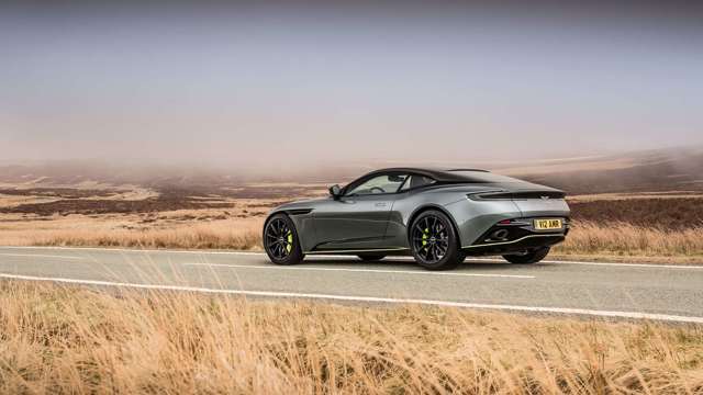 aston_martin_db11_amr_24091823.jpg