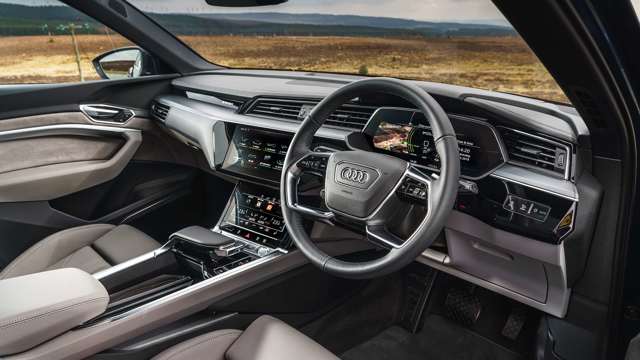 audi_e_tron_06081904.jpg